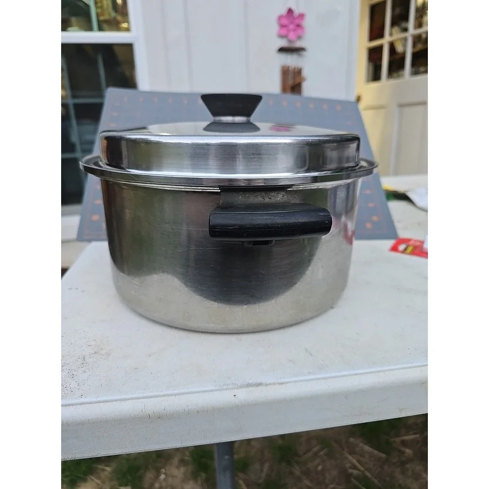 Duncan Hines Regal Ware 6 Quart 18-8 Stockpot Stainless Steel 3 Ply W/ Lid Used
